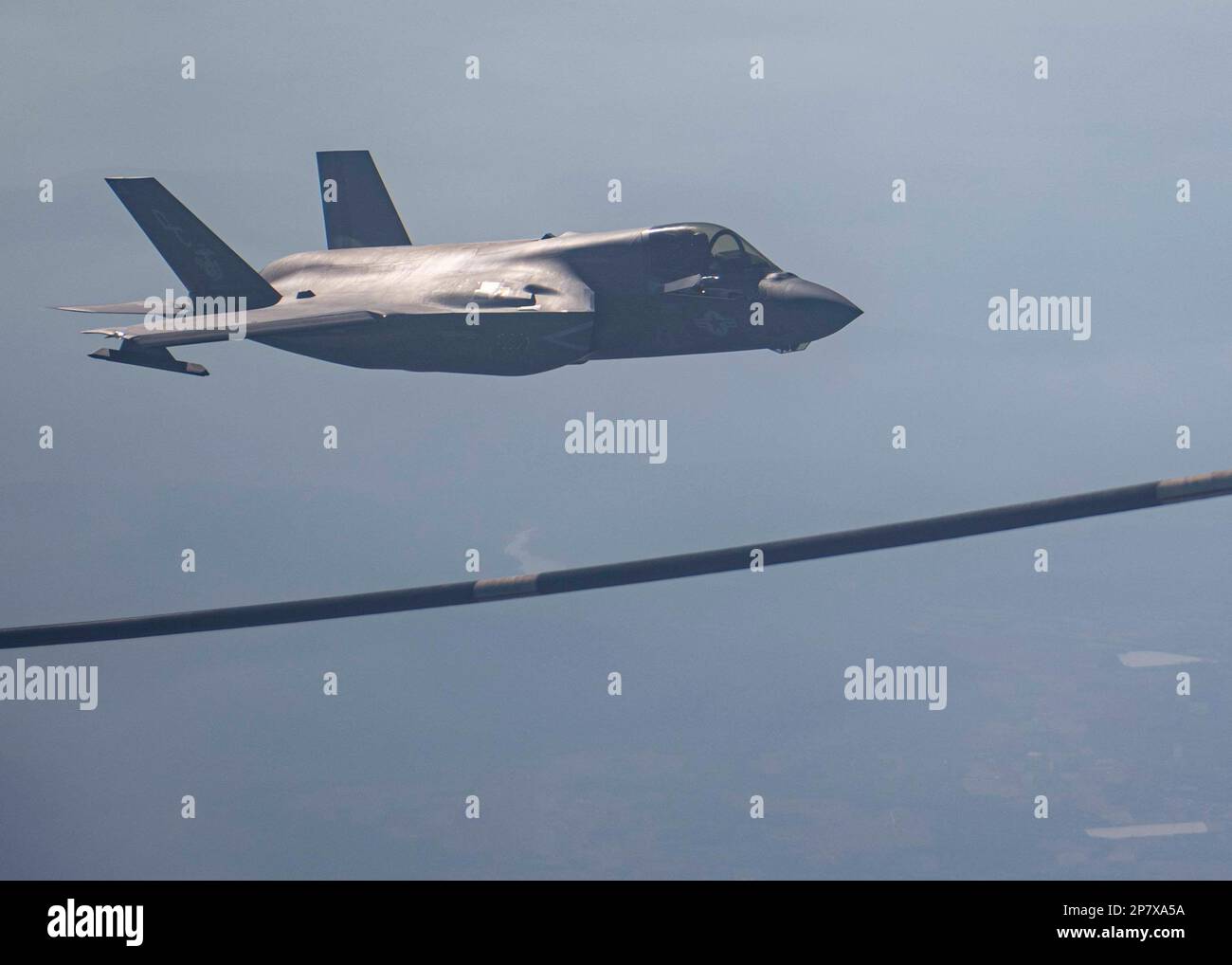 A U.S. Marine Corps F-35B Lightning II approaches a 353rd Special ...