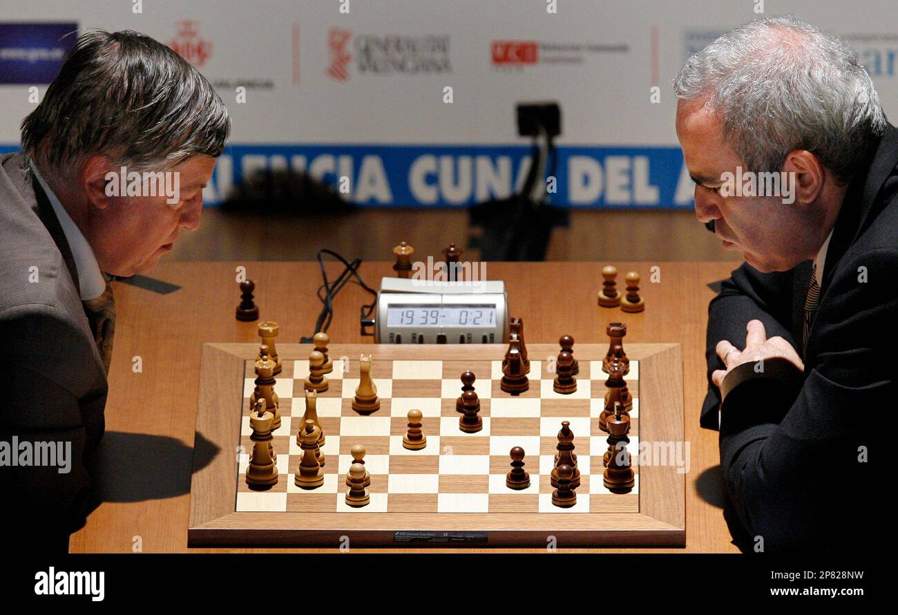 Karpov, Kasparov play 25th anniversary chess rematch