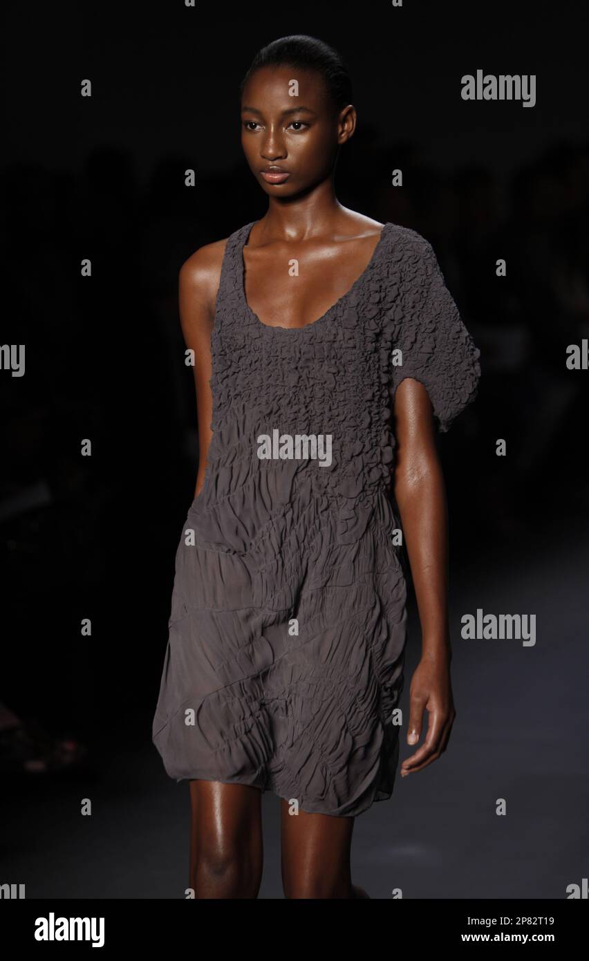 A model wears spring 2010 fashion by Calvin Klein during Fashion Week in  New York, Thursday, Sept. 17, 2009. (AP Photo/Seth Wenig Stock Photo - Alamy