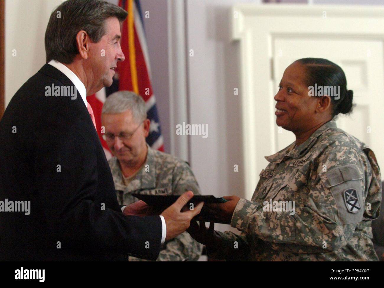 Gov. Bob Riley presents the Medal of Commendation to Alabama National ...