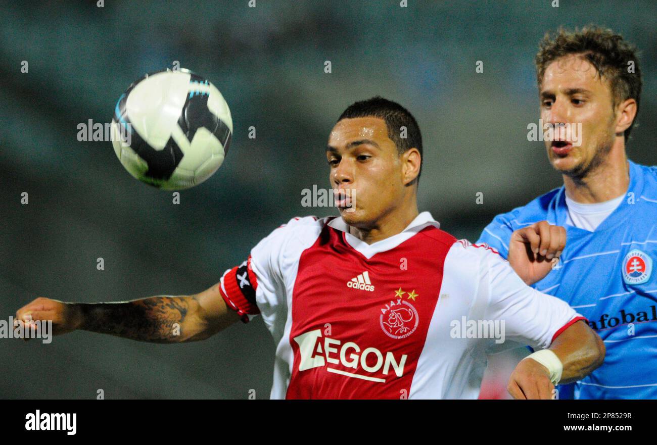 28-11-2010: Voetbal: VVV Venlo - Ajax: Venlo (L-R) Gregory van der