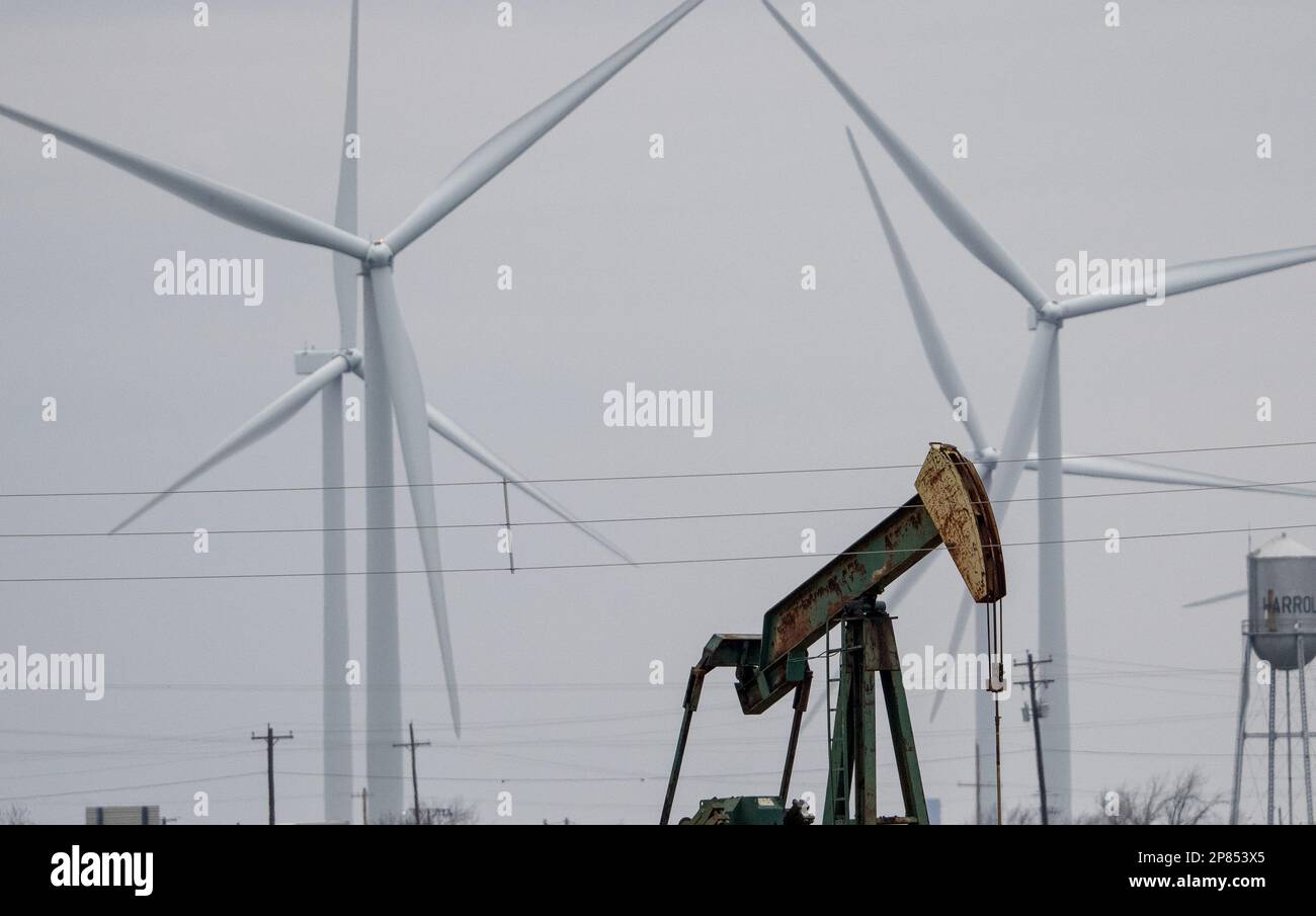 Dallas, United States. 08th Mar, 2023. Oil derricks and wind mills are juxtaposed northwest of Dallas in western Texas on Wednesday, March 8, 2023. Texas was built on oil but now the state is a national leader in wind and solar energy. Photo by Pat Benic/ Credit: UPI/Alamy Live News Stock Photo