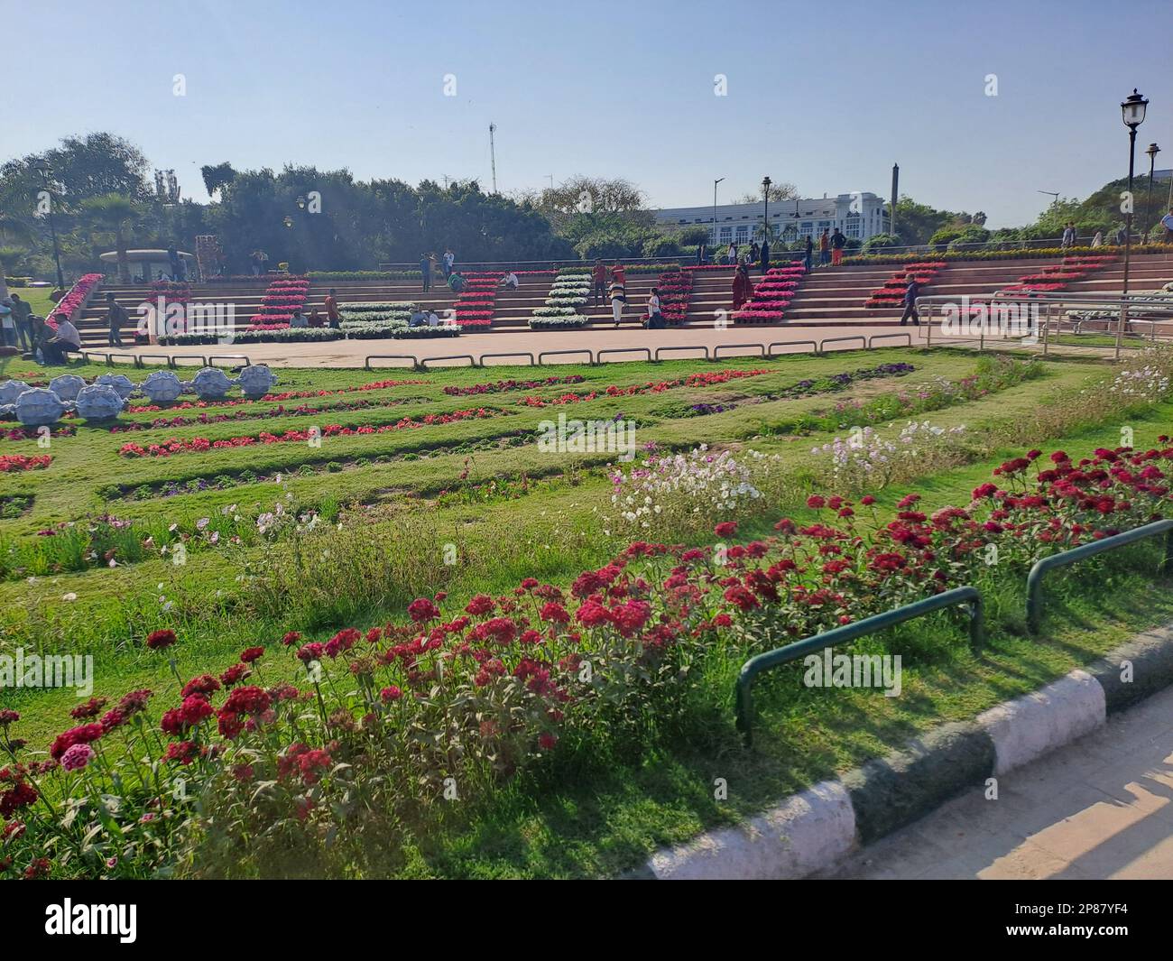 Spring In Delhi Colorful spring flowers blooming at Central Park, Connaught Place, New ...