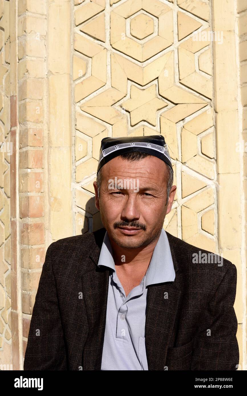 A portrat of an uzbek man, Uzbekistan Stock Photo - Alamy