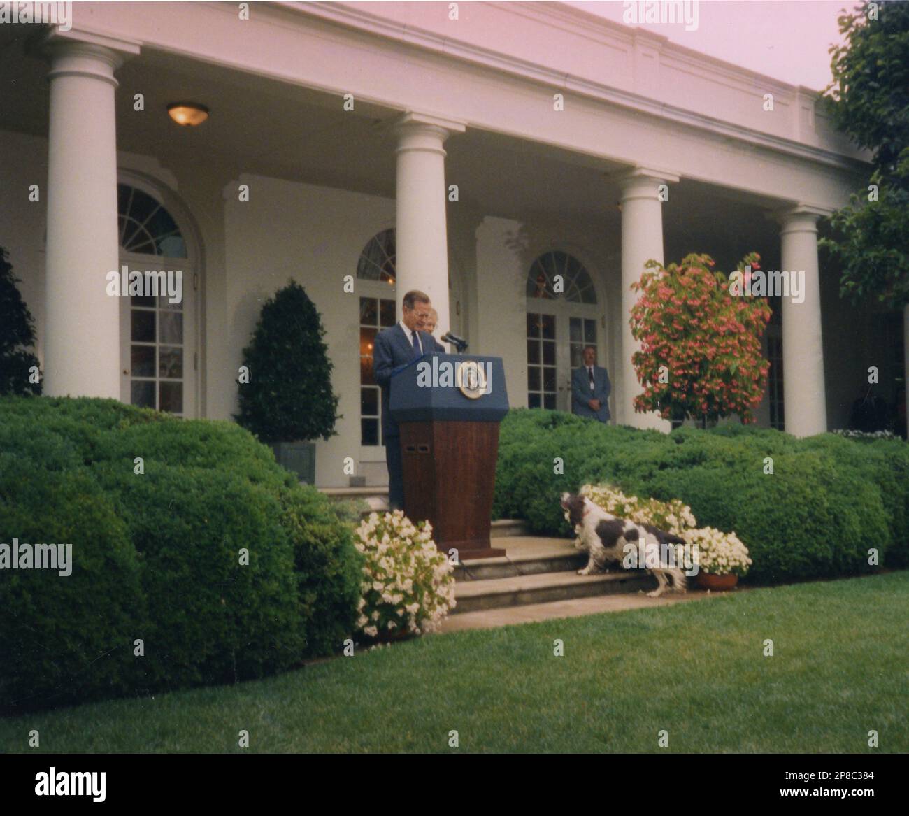 Washington, DC. USA, 1989: President George H.W. Bush speaks at a meeting at the White House Stock Photo