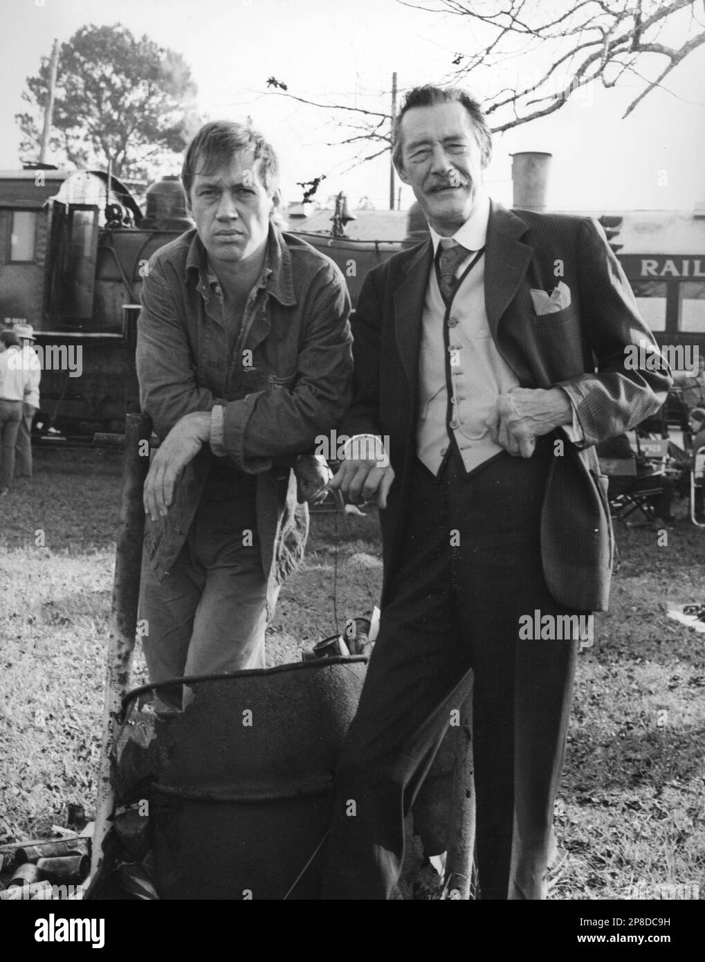 In this Feb. 7, 1972 photo, actors David Carradine, left and his father John  Carradine pose for a photo on the movie set of \, image size:1019x1390