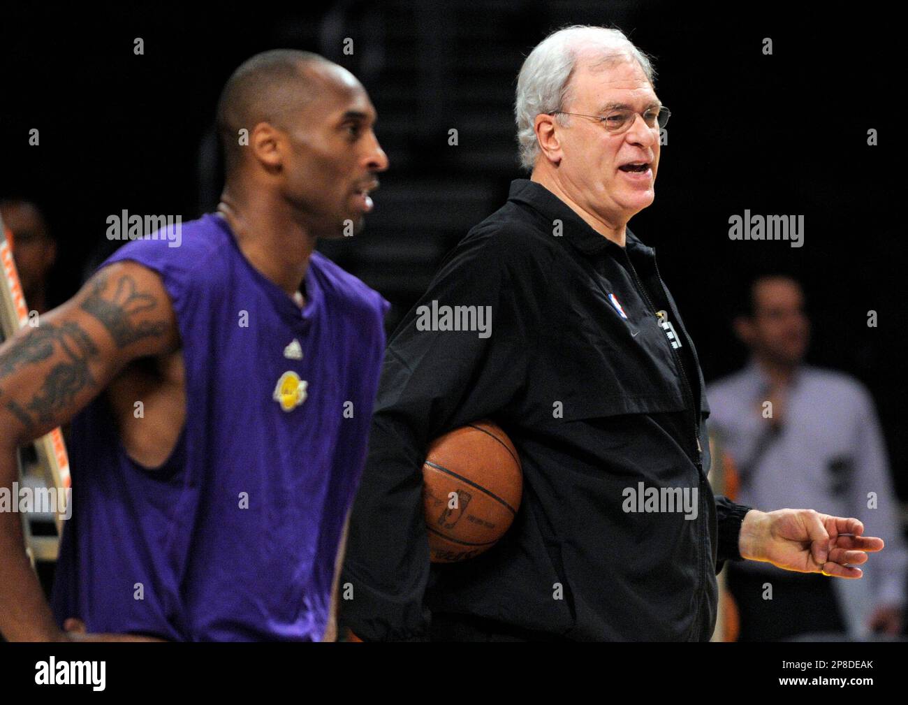 Los Angeles Lakers guard Kobe Bryant, left, and coach Phil Jackson ...