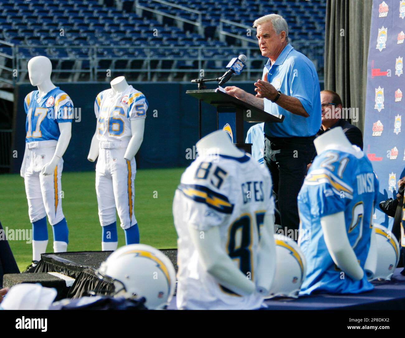 Former San Diego Chargers player Lance Alworth speaks during a news  conference at Qualcomm Stadium on Monday, June 1, 2009 in San Diego. The  Chargers gathered former players from the past five