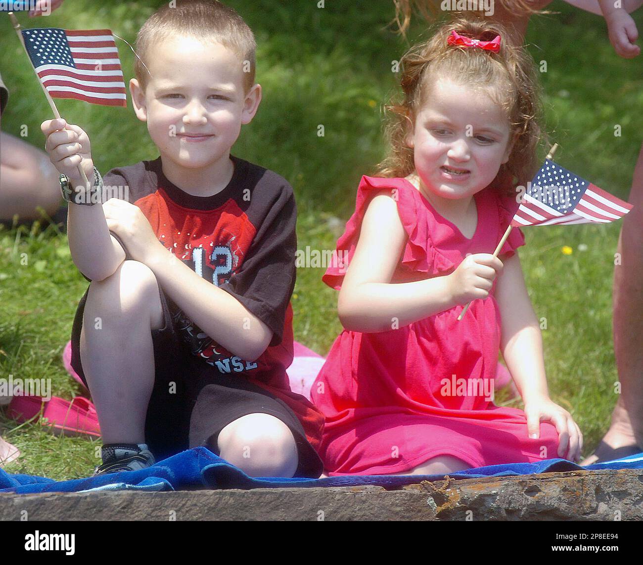 Colin Kartsounas, 7, and his fiveyearold sister, Zoie Kartsounas, of