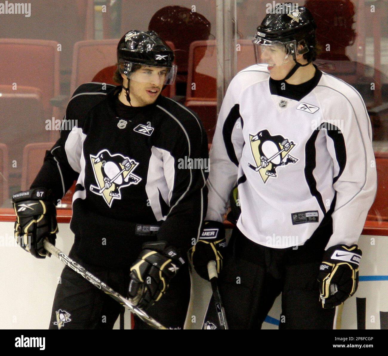 Penguins place star center Evgeni Malkin on injured reserve, image size:1300x1193