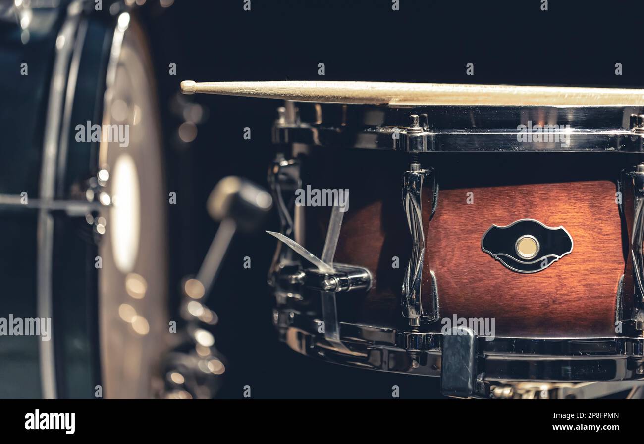 Close-up, snare drum on a dark background isolated Stock Photo - Alamy