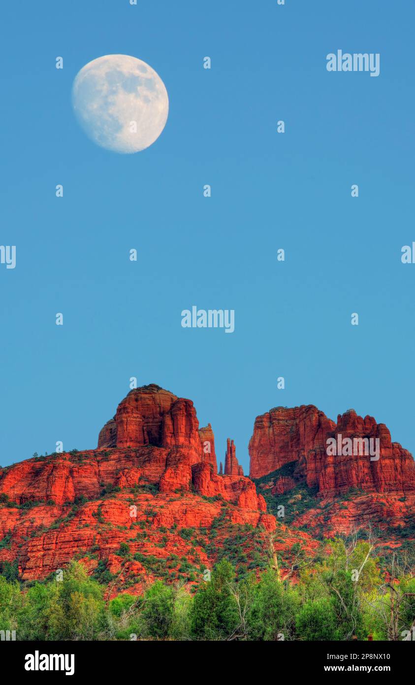Full Moon Over Cathedral Rock in Sedona Stock Photo Alamy