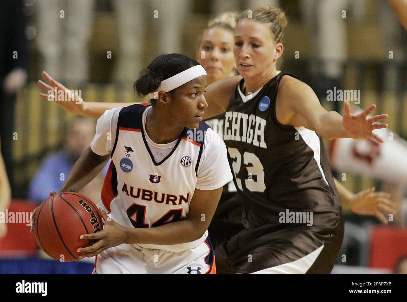 Lehigh's Haly Crites (23) covers Auburn's Whitney Boddie (44) during ...