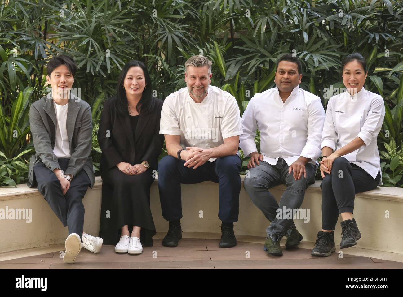 (L to R) RenHH design advocate Jackson Lam, founder and principle advocate Jo Soo-tang, and guest chefHH Uwe Opocensky, Sheldon Fonseca, and Joanna Yuen, at Island Shangri-La in Admiralty. 16FEB23 SCMP / Jonathan Wong Stock Photo