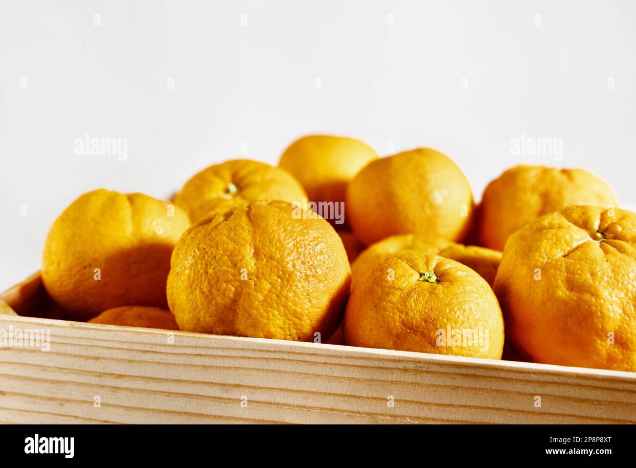 Oranges in wooden crate , healthy eating Stock Photo - Alamy