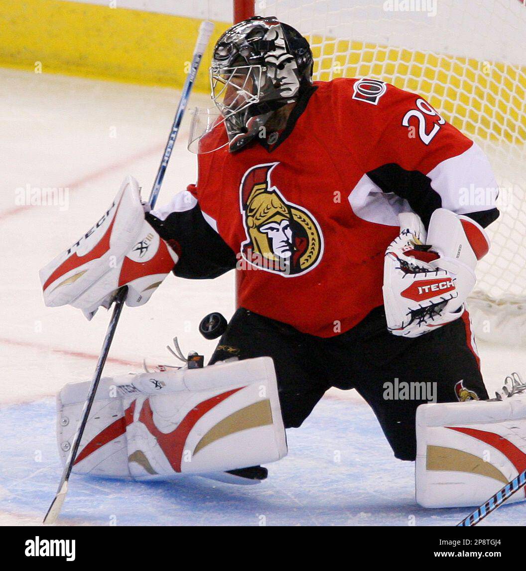 ** FILE ** In this Oct. 17, 2008 file photo, Ottawa Senators goaltender ...