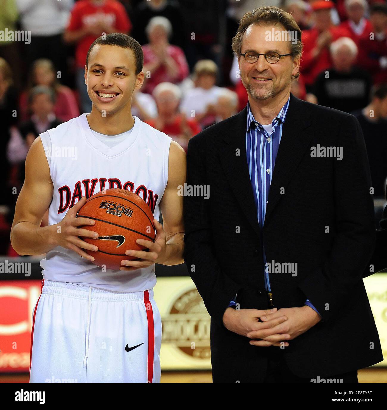  STEPHEN CURRY DAVIDSON WILDCATS 8X10 SPORTS ACTION
