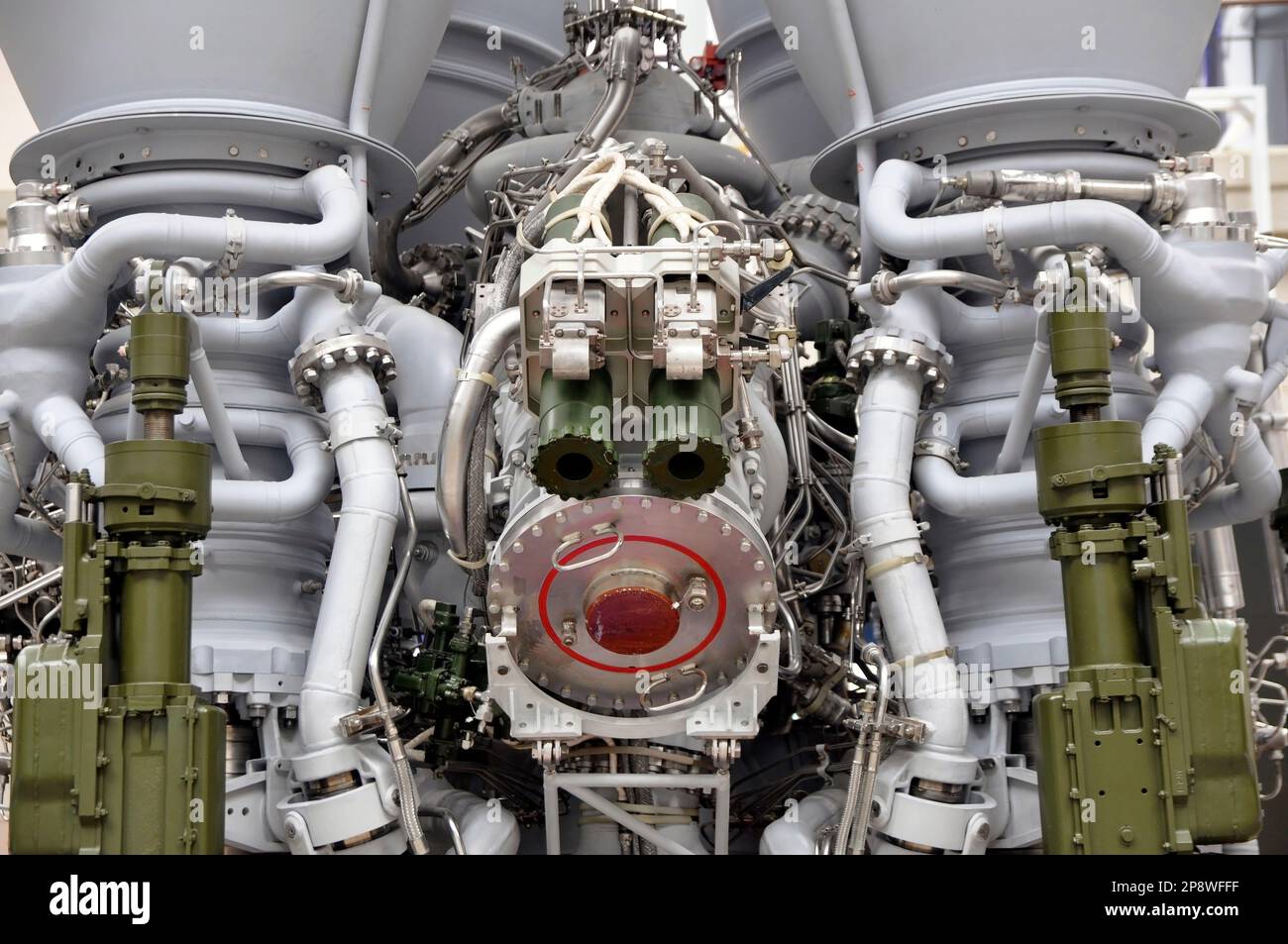 Liquid rocket engine. Rocket engine elements, bolted connections