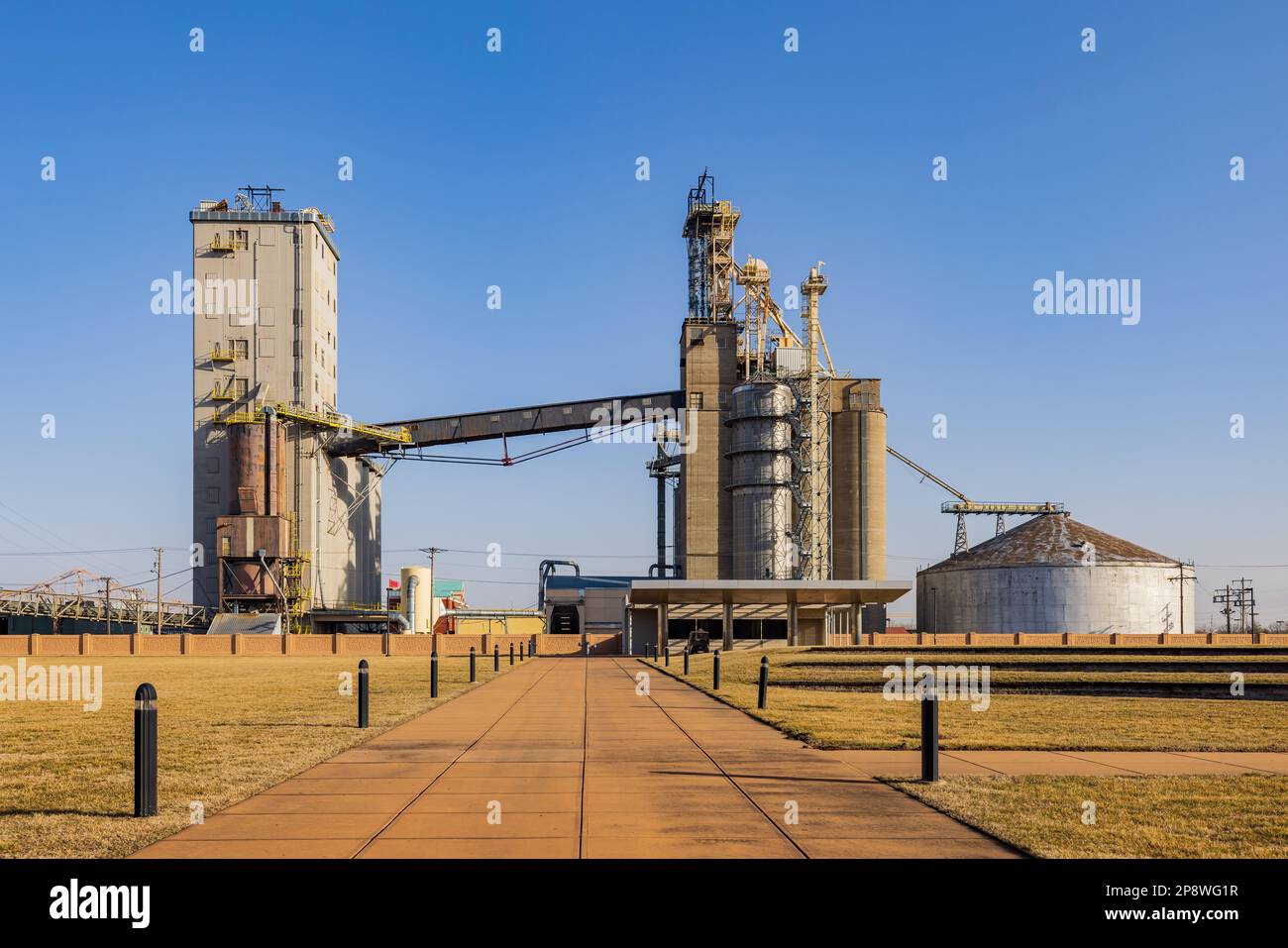 Sunny view of the Cargill at Illinois Stock Photo - Alamy