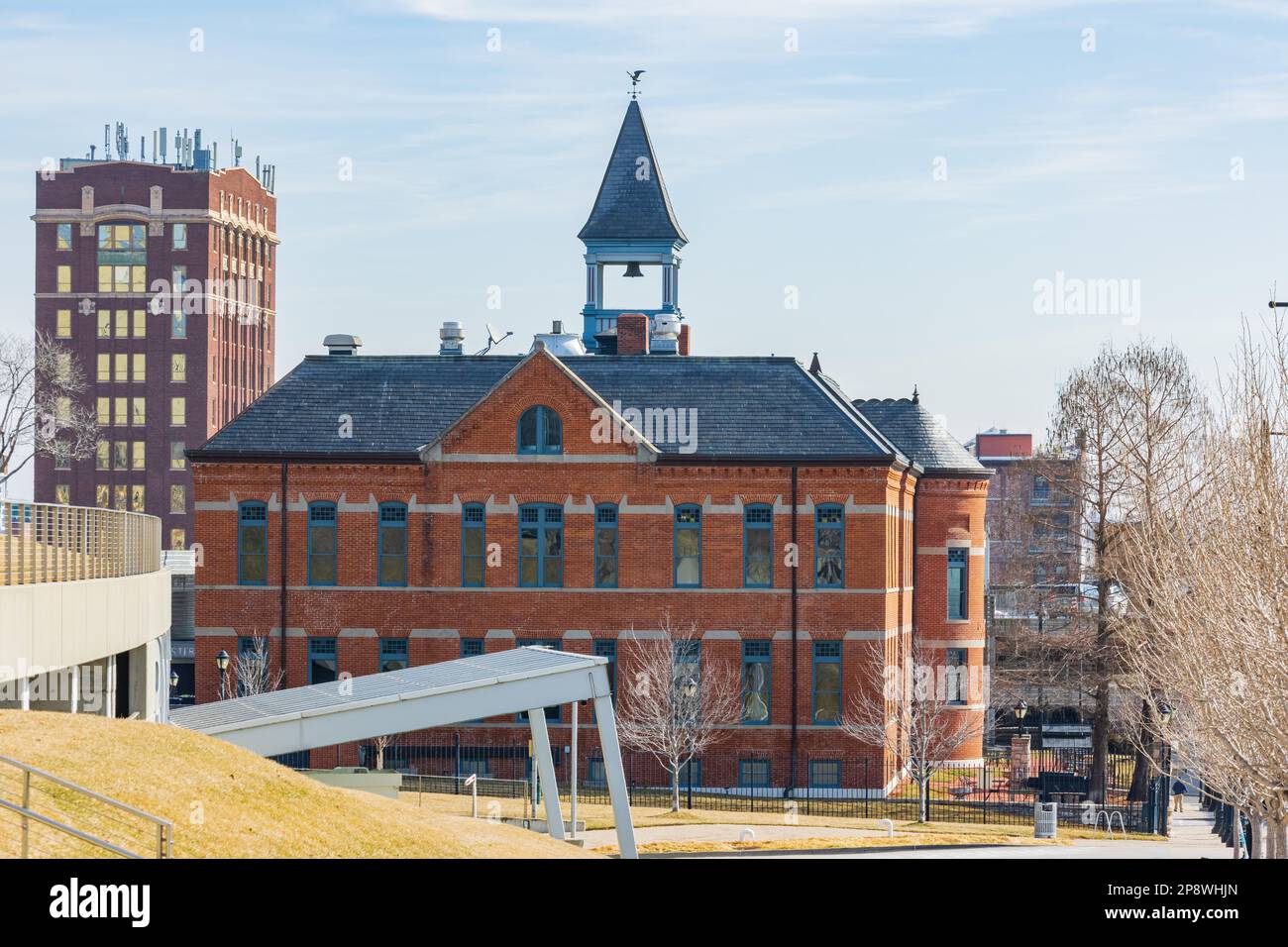 Kansas city symphony orchestra hi-res stock photography and images - Alamy