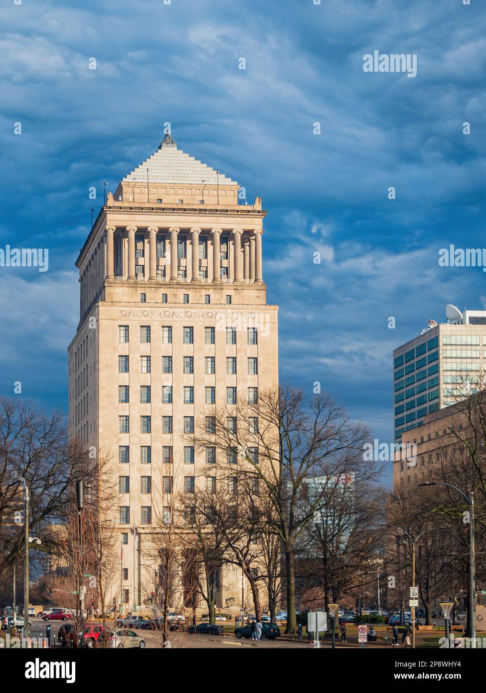 Sunny view of the 22nd Judicial Circuit Court at St Louis, Missouri Stock Photo