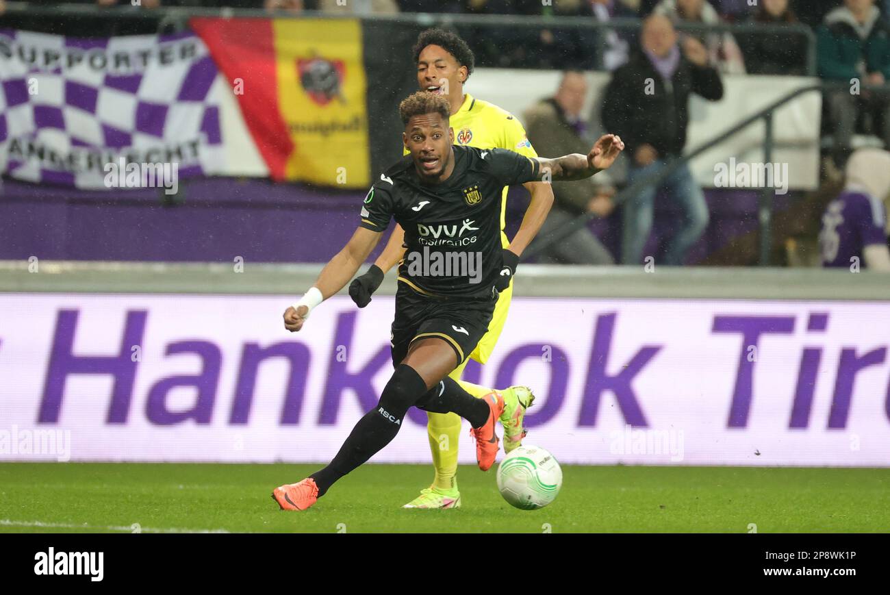 Anderlecht, Brussels, 09 March 2023. Anderlecht's Amir Murillo and Villarreal's Johan Mojica fight for the ball during the match between Belgian soccer team RSC Anderlecht and Spanish Villarreal CF, the first leg of the round of 16 of the UEFA Europa Conference League competition, in Anderlecht, Brussels, Thursday 09 March 2023. BELGA PHOTO VIRGINIE LEFOUR Stock Photo