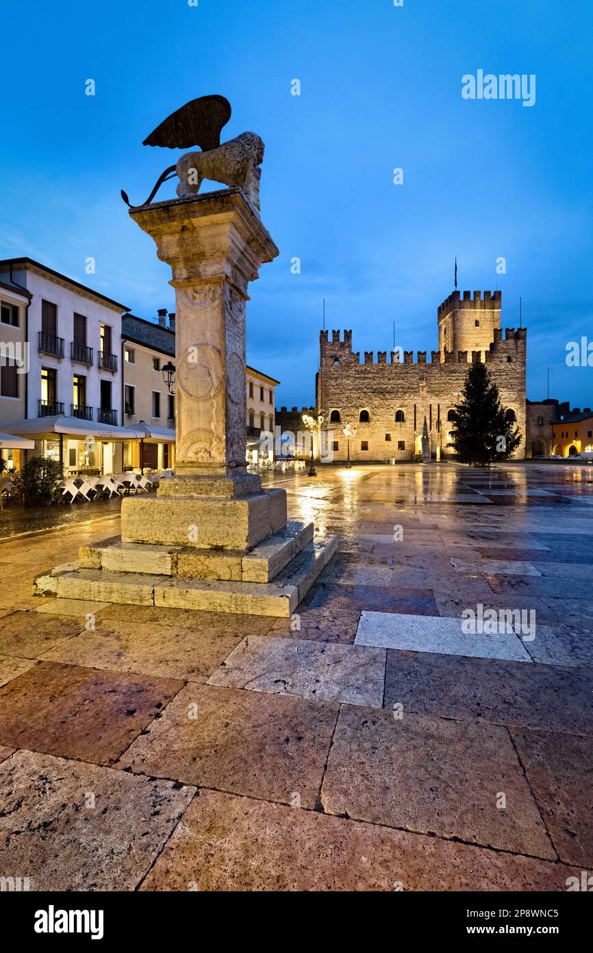 Chess Square in Marostica: the lower Scaliger castle and the column with the lion of San Marco. Vicenza province, Veneto, Italy Stock Photo