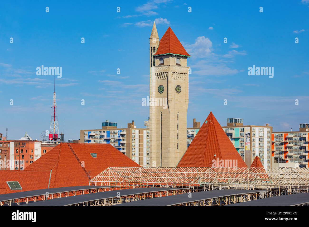 Missouri, FEB 23 2023 - Sunny view of The clock tower of St. Louis ...
