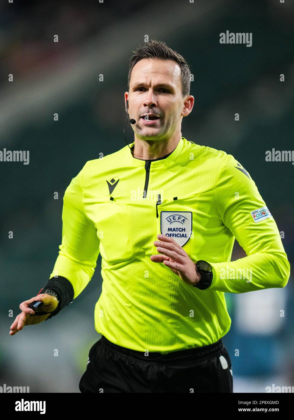 Who is Ivan Kružliak, the referee for Barcelona vs Shakhtar Donetsk,  Champions League 2023/24 - AS USA