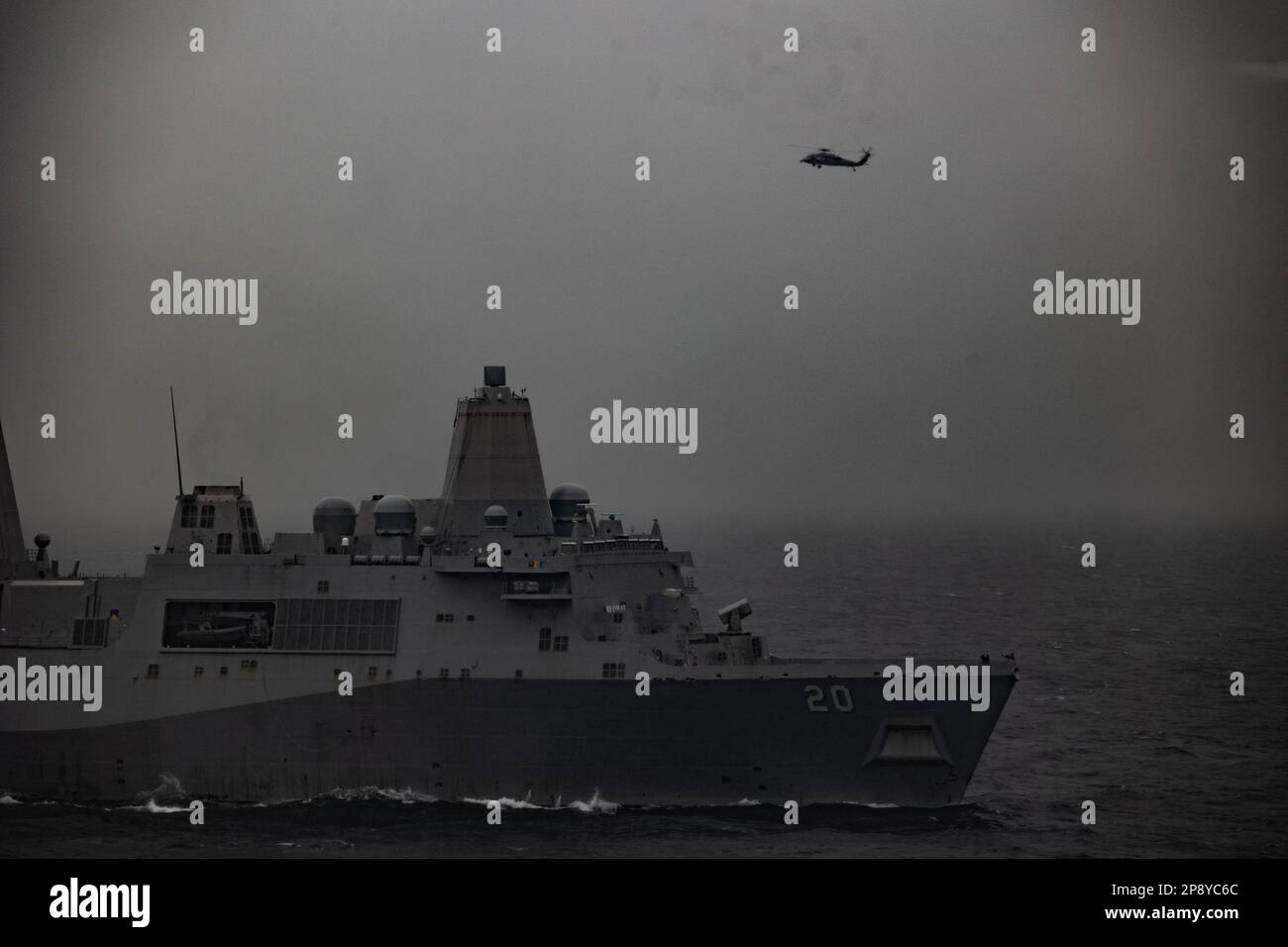 The U.S. Navy’s amphibious transport dock ship USS Green Bay (LPD-20 ...