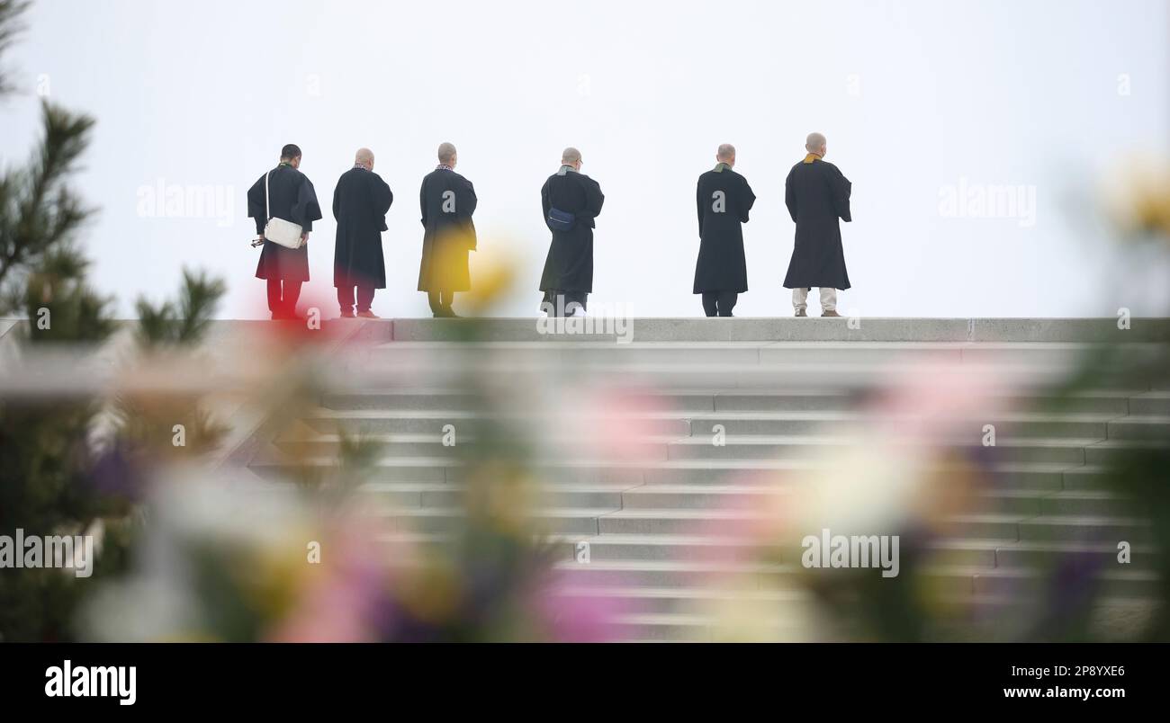 Recite Mark Buddhist monks recite a sutra for the victims of the Tohoku Earthquake ...