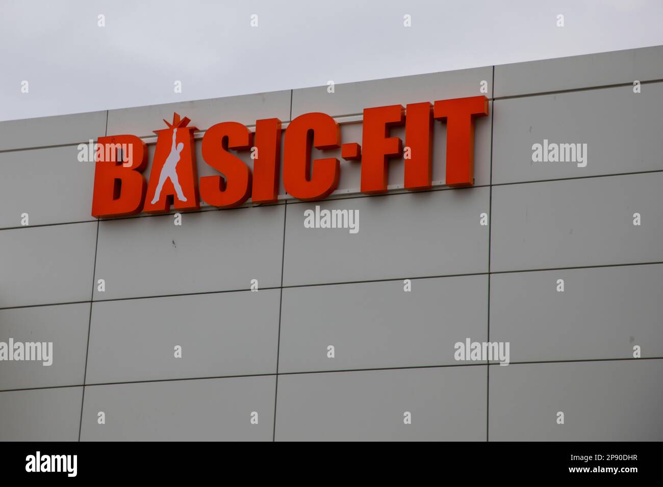 Basicfit hi-res stock photography and images - Alamy