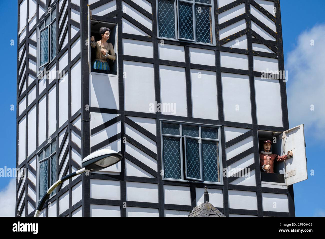 Wooden figures of Romeo and Juliet perform at the Glockenspiel Clock