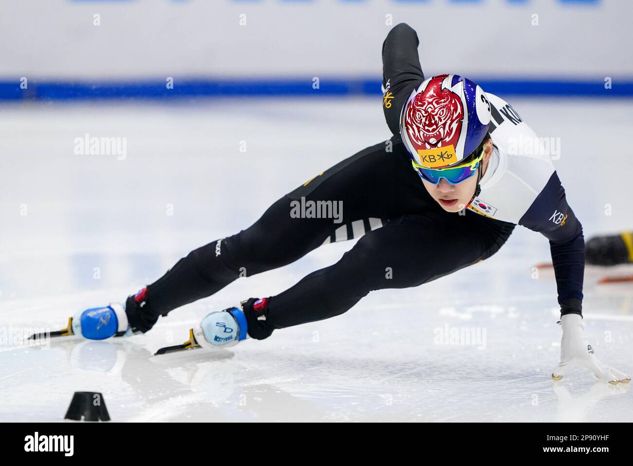 SEOUL, KOREA - MARCH 10: Seo Lee June of Korea competing on the Men's 1000m  during the ISU World Short Track Speed Skating Championships at Mokdong Ice  Rink on March 10, 2023