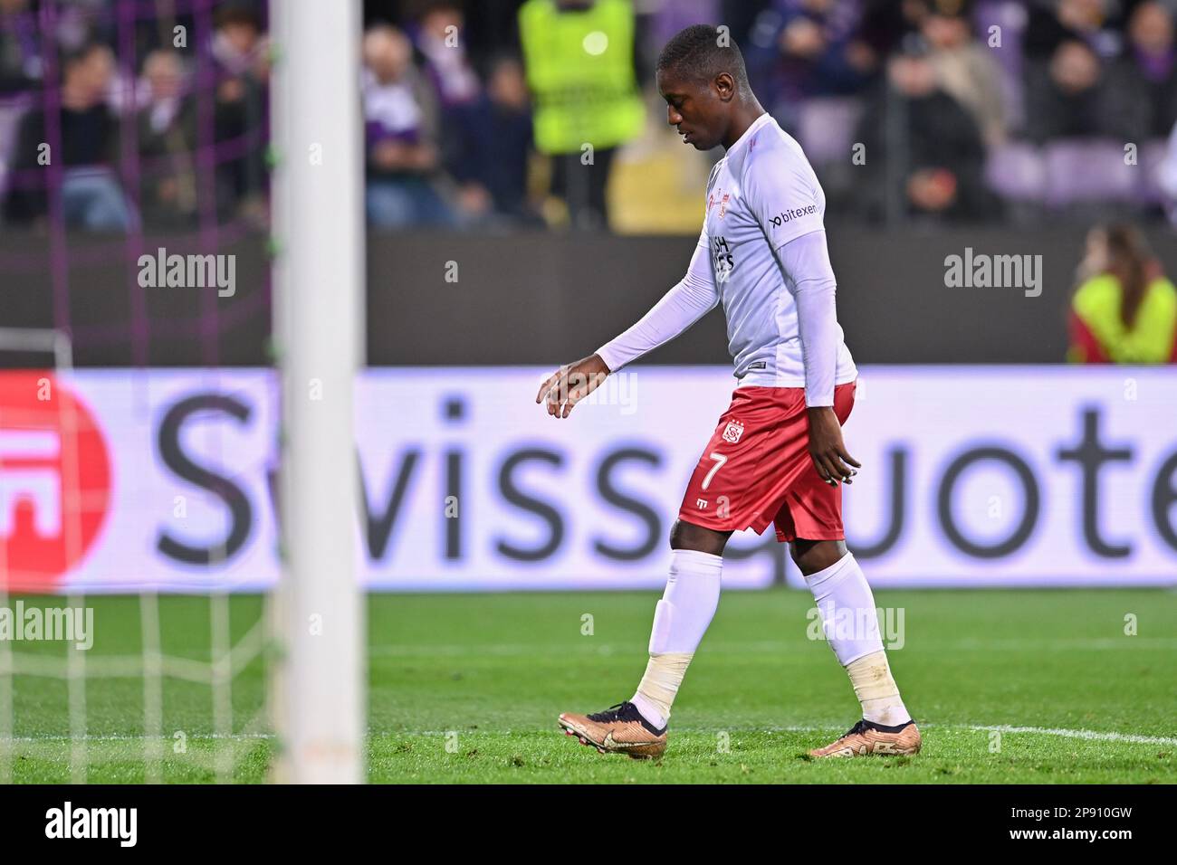 Florence, Italy. 09th Mar, 2023. Max-Alain Gradel (Sivasspor) leaves the pitch after receiving a red card during CF Fiorentina vs Sivasspor, UEFA Conference League football match in Florence, Italy, March 09 2023 Credit: Independent Photo Agency/Alamy Live News Stock Photo