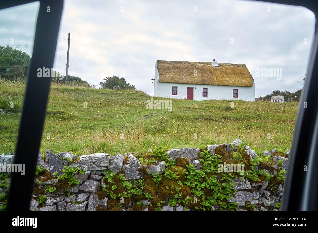 typical aran islands house Stock Photo Alamy