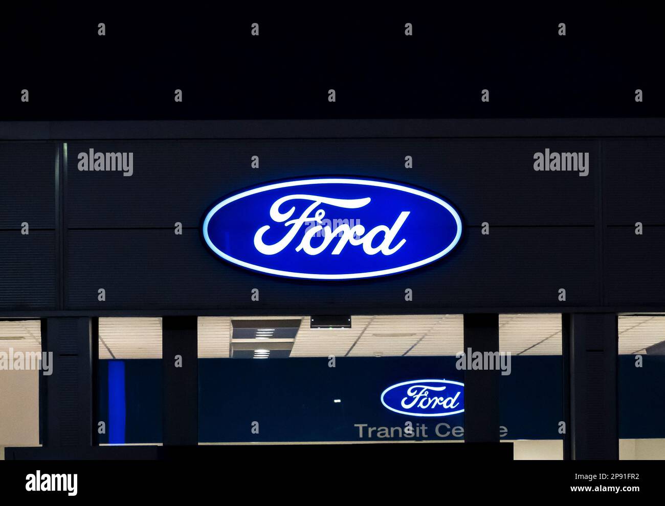 Illuminated Ford van dealership sign, Outer Circle road Lincoln Stock Photo