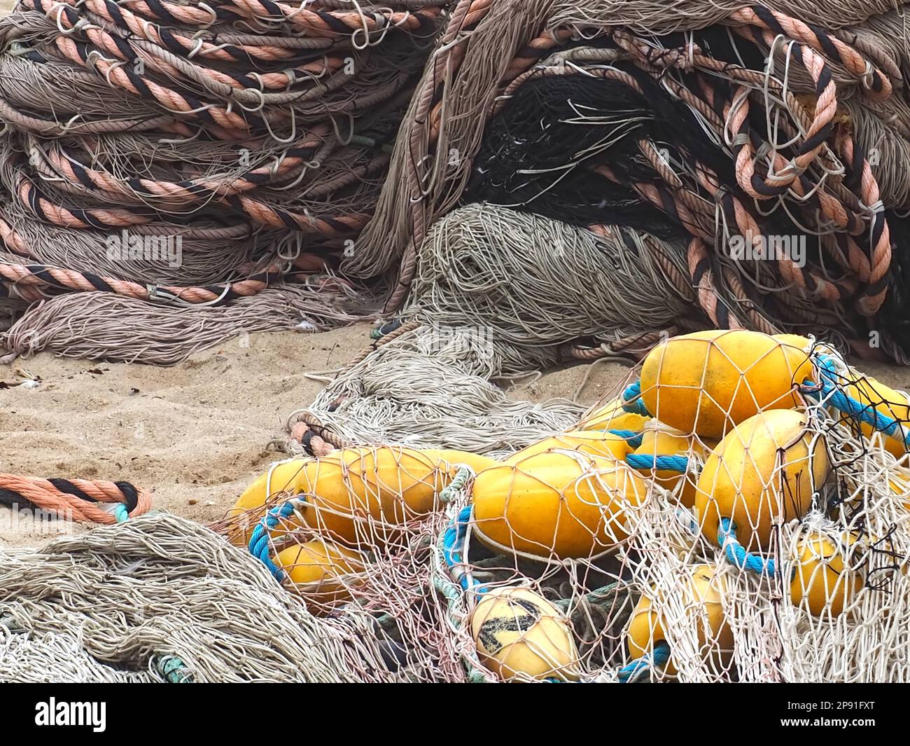 Beachy Net Rope Fishernets hi-res stock photography and images - Alamy