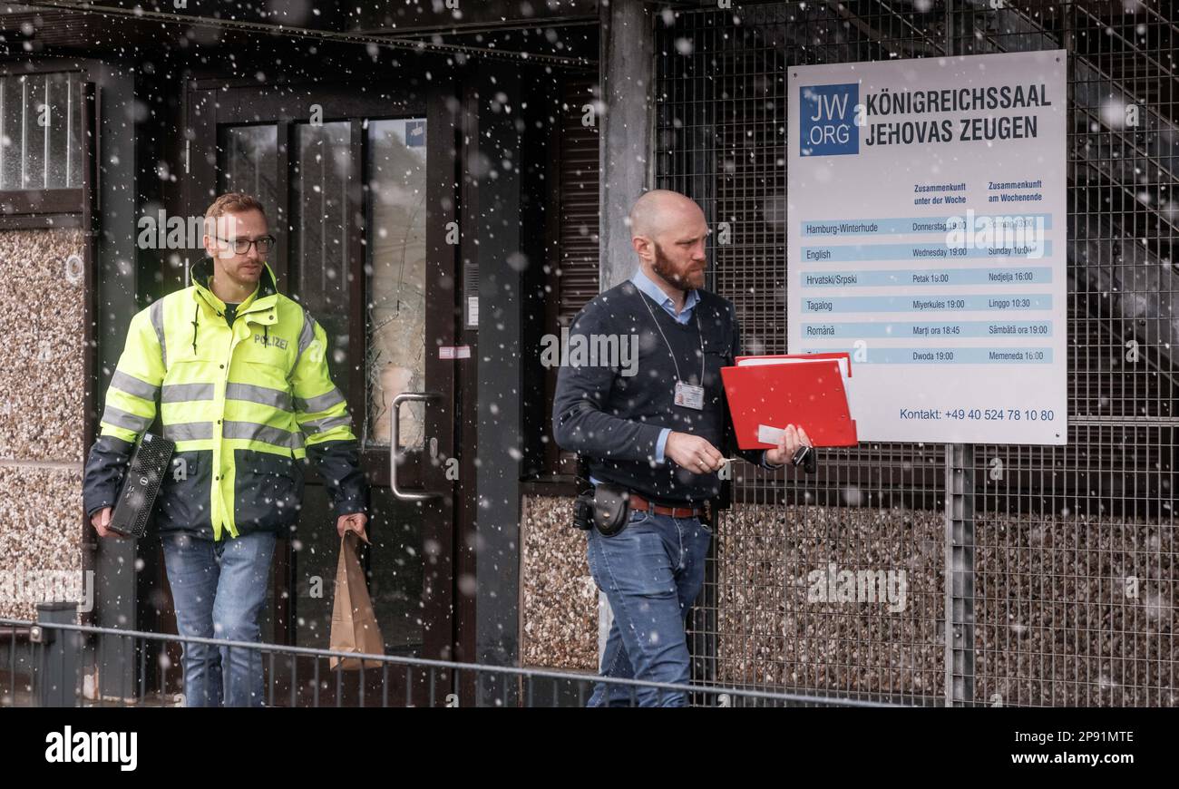 Hamburg, Germany. 10th Mar, 2023. Detectives leave the building of Jehovah's Witnesses in the Alsterdorf district. Several people were killed and some injured in a rampage during a Jehovah's Witness event on Thursday evening. Credit: Markus Scholz/dpa/Alamy Live News Stock Photo