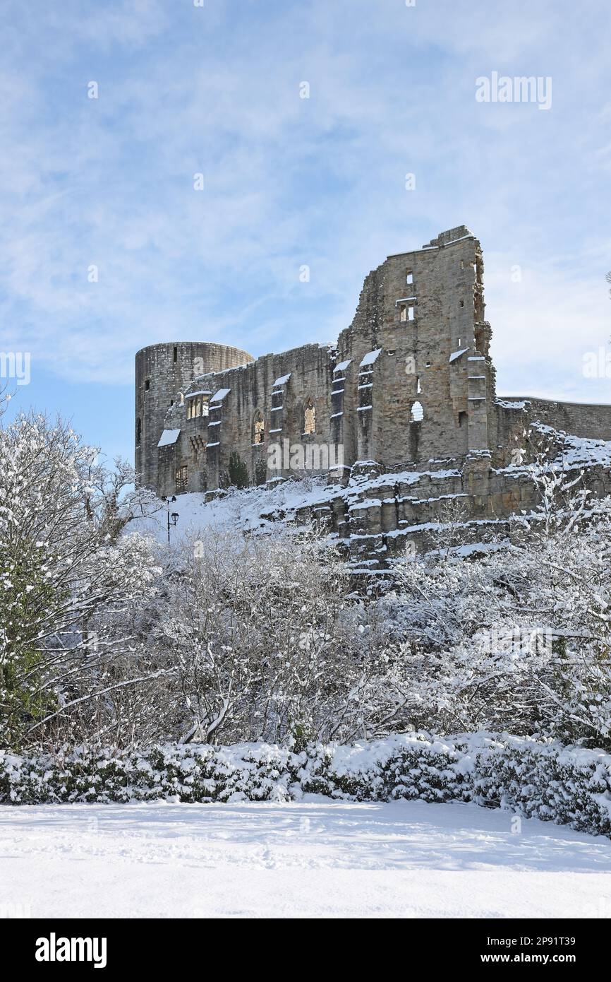 Barnard Castle, County Durham, UK. 10th March 2023. UK Weather. A beautiful snowy scene at the historic Egglestone Abbey as the weather began to clear and the sun came out in Barnard Castle today. Credit: David Forster/Alamy Live News Stock Photo