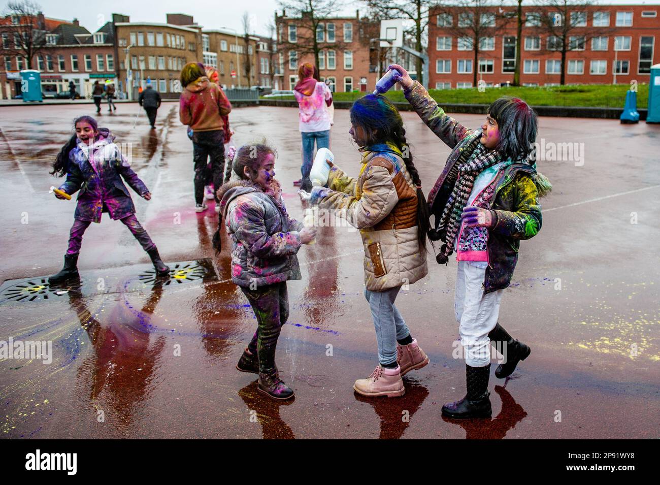 holi powder means