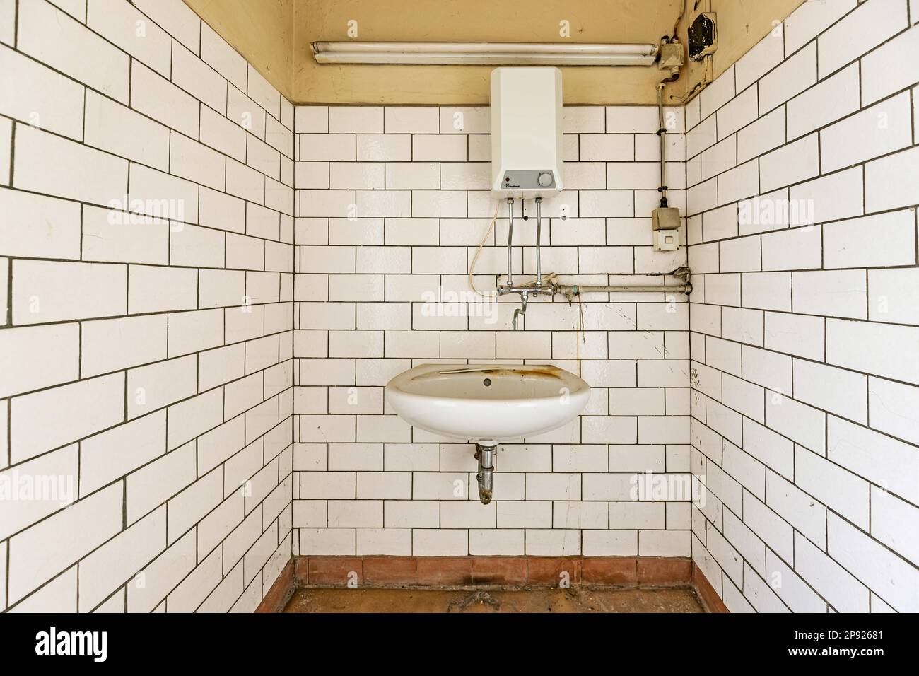 Old bathroom installation washroom Stock Photo Alamy