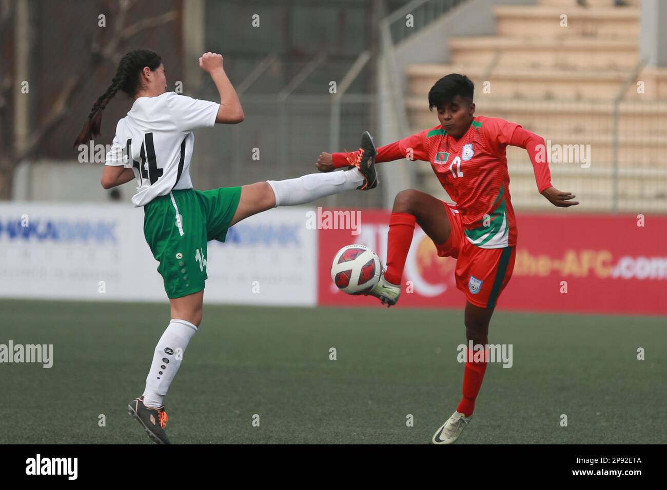 Bangladesh Under-20 Women's football team's bid to qualify for the next round of the Asian Football Confederation U-20 Women's Asia Cup Qualifiers kic Stock Photo