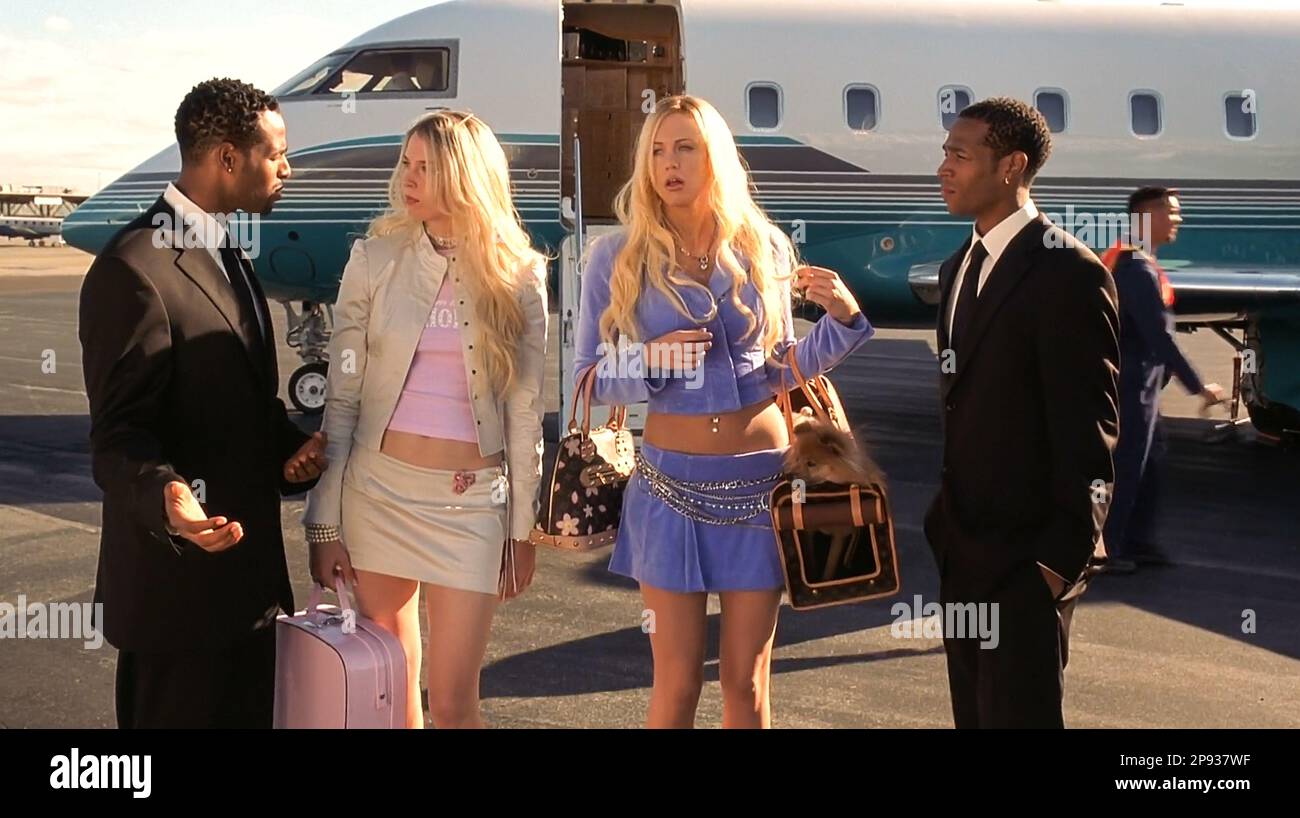 USA.Maitland Ward, Marlon Wayans, Anne Dudek in a scene from the (C)Sony  Pictures film: White Chicks (2004). Plot: Two disgraced FBI agents go way  undercover in an effort to protect hotel heiresses