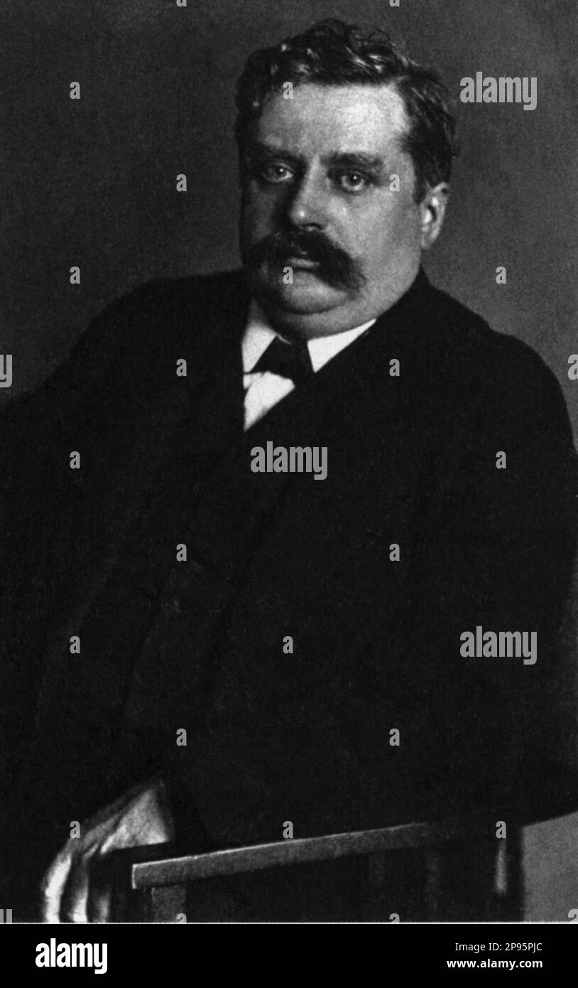 1913 c, SWITZERLAND   : The swiss chemical  ALFRED WERNER ( 1886 - 1919 ) , received the Nobel Prize for chemistry in 1913 . - foto storiche - foto storica  - scienziato - scientist  - portrait - ritratto  - RUSSIA - FRANCIA - barba - beard - occhiali  - MEDICO - MEDICINA - medicine  - SCIENZA - SCIENCE  - CHIMICA - CHEMIST - CHEMICAL - chemistry - PREMIO NOBEL ----  Archivio GBB Stock Photo