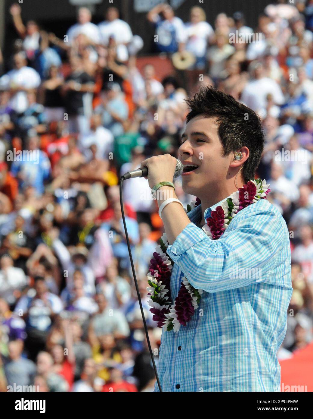 David Archuleta sings the national anthem before the Pro Bowl NFL