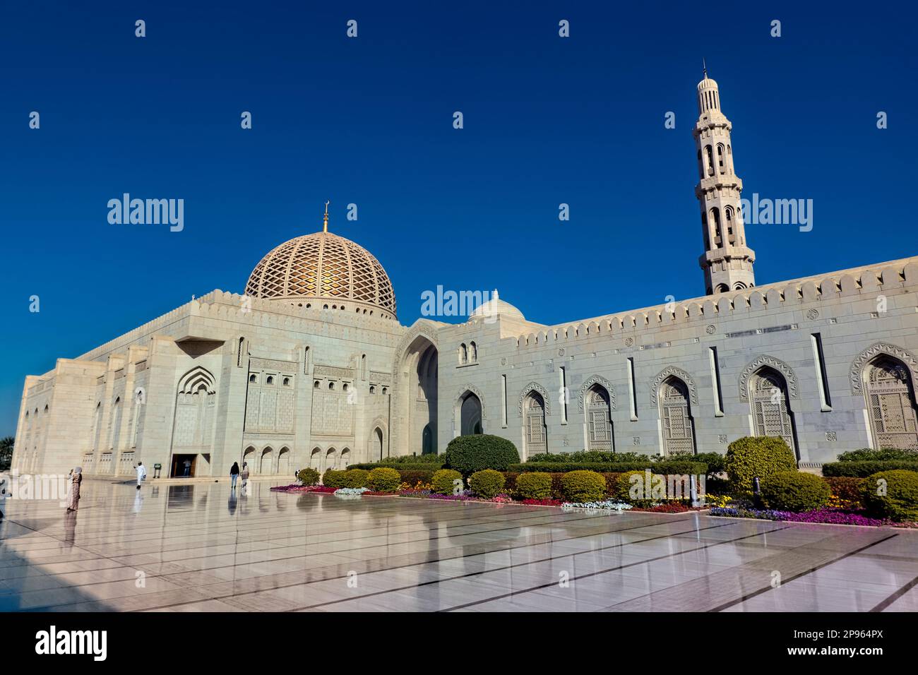 The impressive Sultan Qaboos Grand Mosque, Muscat, Oman Stock Photo