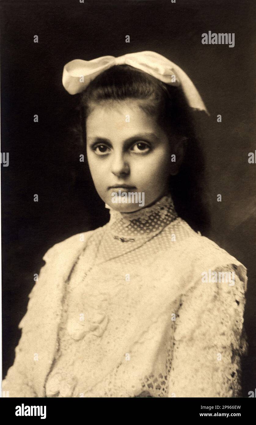 1913 , GERMANY : ANNA MONIKA von SACHSEN ( Sassonia , 1903 - 1976 , later married firstly Joseph Franz, Archduke of Austria and secondly Reginald Kazanjian ) . Daughter of  scandalous Kronprinzessin zu Sachsen  LUISA VON TOSCANA ( Luise , Louise von Osterreich - Toskana  , Salzburg 1870 – Bruxelles 1947  ) Married with Friedrich August III von Sachsen ( Frederick Augustus , 1865 - 1932 ), with him have 7 sons . Princess Imperial and Archduchess of Austria, Princess of Tuscany, Hungary and Bohemia was a daughter of Ferdinand IV of Tuscany and his second wife Alicia of Parma . - GERMANIA - GERMA Stock Photo