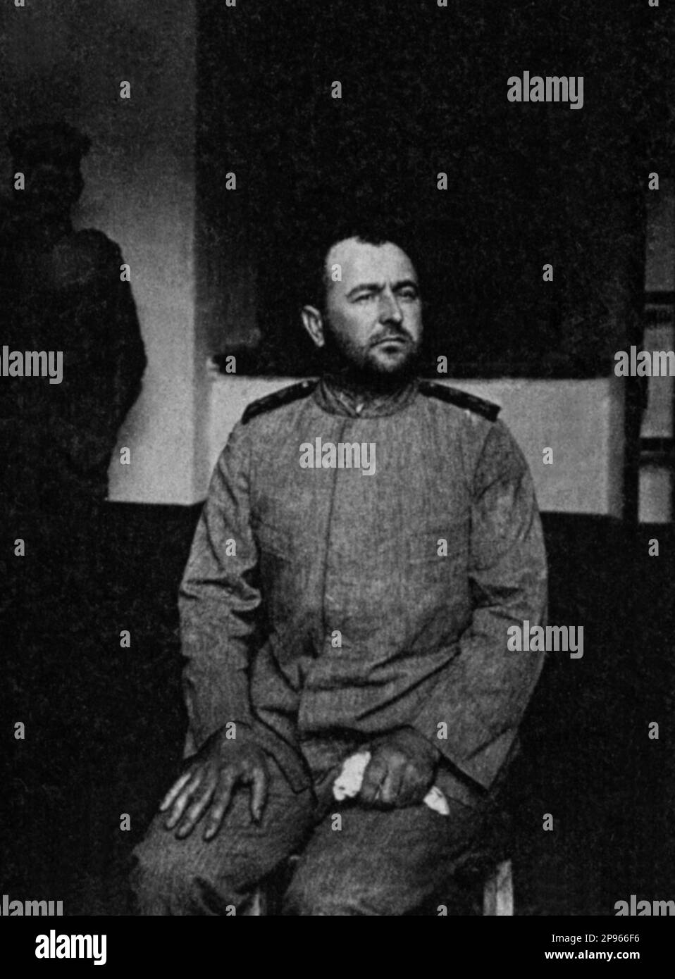 1916 , POLA , at time in  AUSTRIA :  The italian patriot Ufficiale di Marina NAZARIO SAURO ( 1880 - 1916 ) prisonier of austrians in jail just few moment before his death .  - Italia foto storiche - HISTORY - WWI - PRIMA GUERRA MONDIALE - World War - Great War - Grande Guerra - POLITICA - POLITIC - PATRIA - PATRIOTA - EROE - HERO  - barba - beard - military uniform - uniforme divisa militare - prigioniero di guerra ----  Archivio GBB Stock Photo