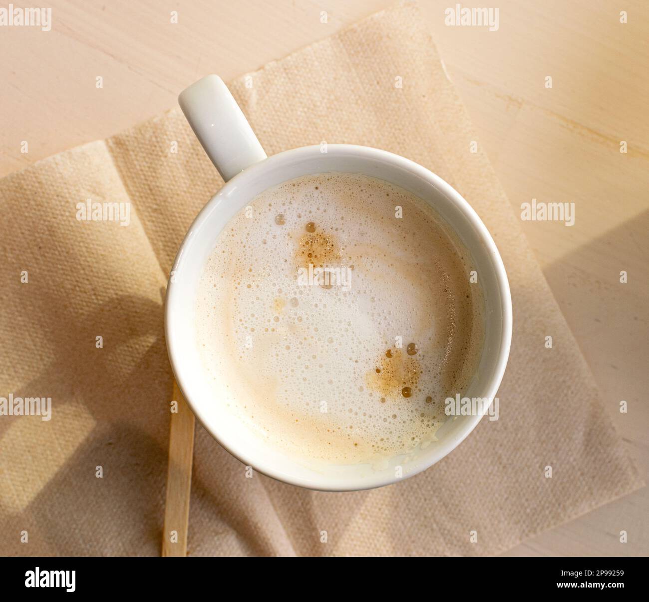 Fresh Latte Espuma in White Cap, Cappuccino in Coffeeshop, Milk Coffee ...